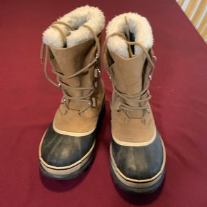 Sorel Caribou Winter Boots!  Women size 7